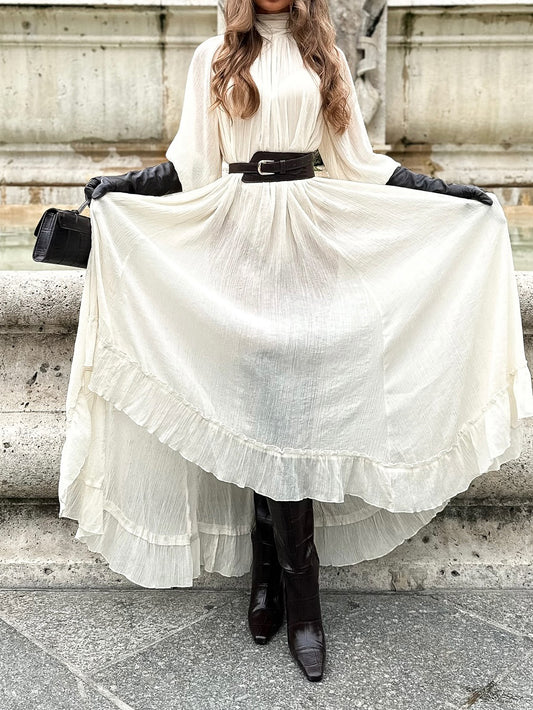 Witte maxi-jurk met lange mouwen volant en hoge strikhals