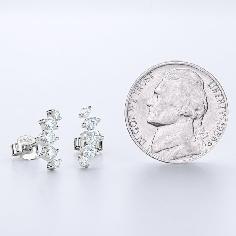 Hoogwaardige Moissanite oorbellen met gebogen vijf stenen sterling zilver