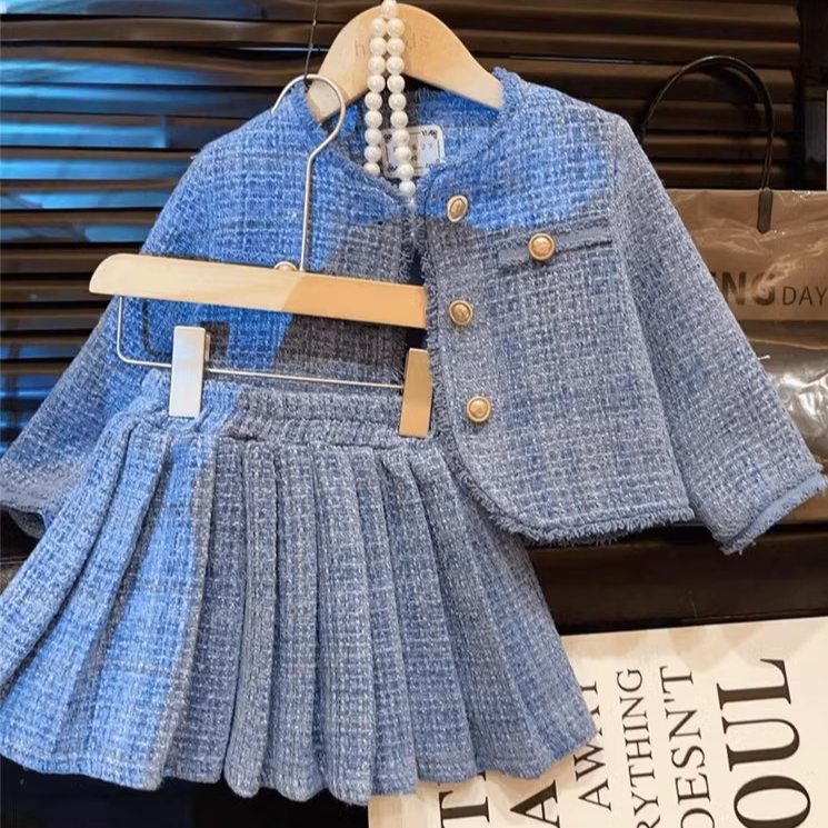 Girl's chic two-piece set: jacket and skirt