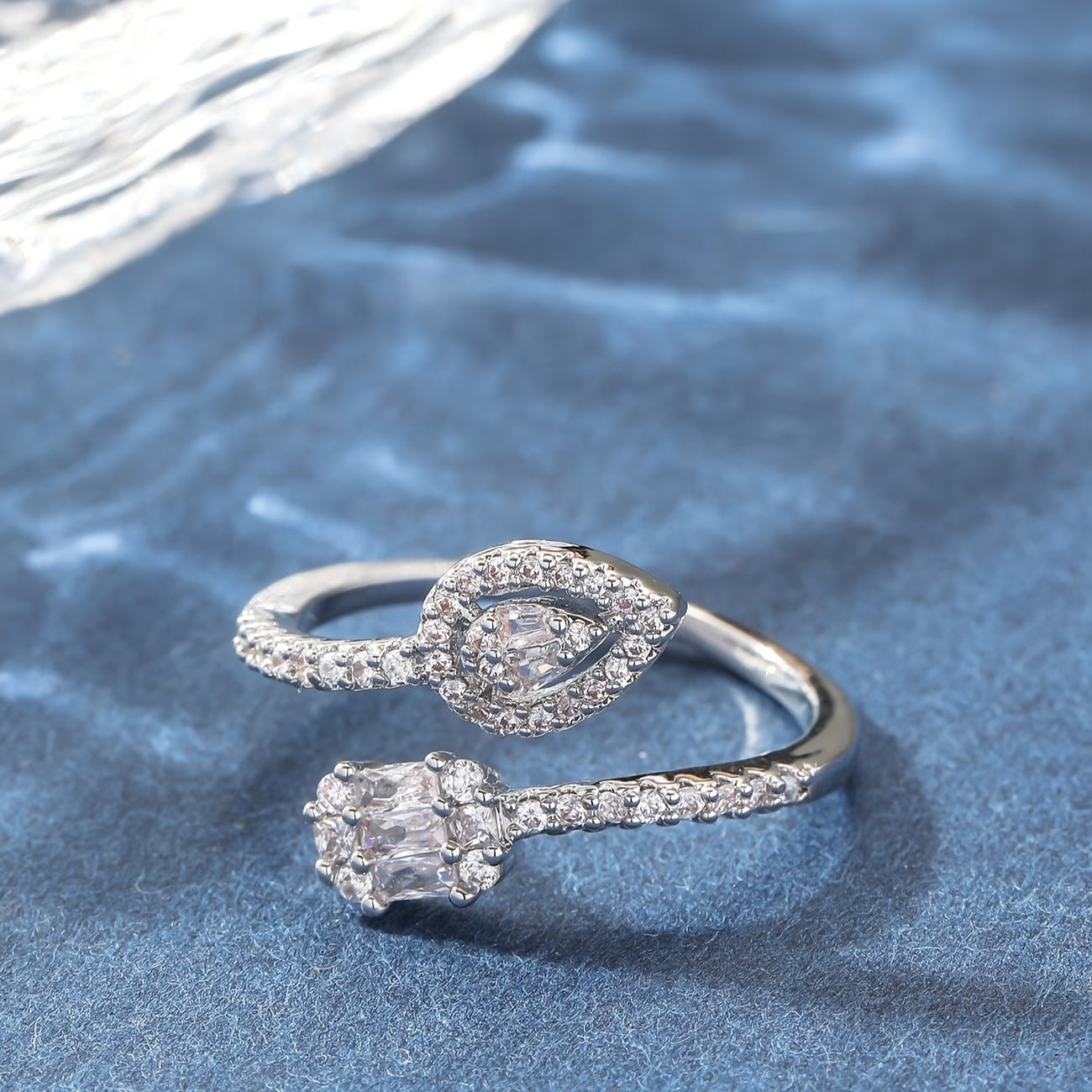 Verstelbare open ring met steentjes