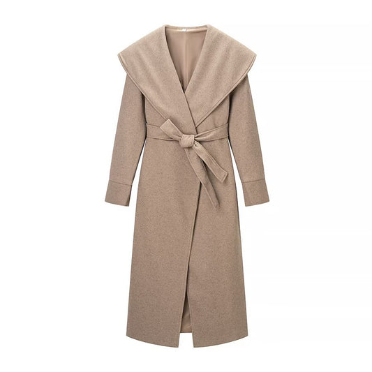 Elegante wollen jas met brede revers en tailleband