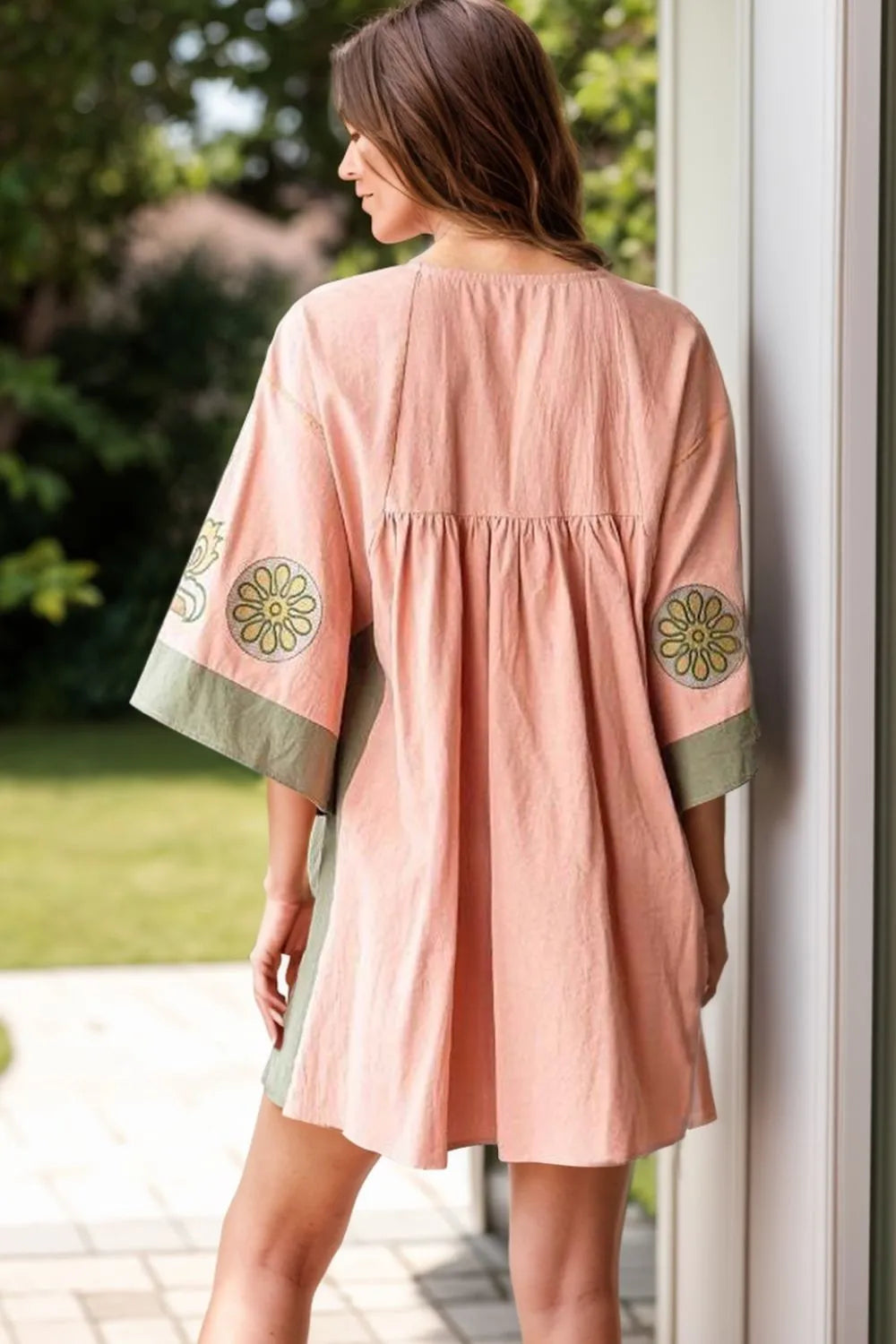 Beautiful women's summer retro loose V-neck dress