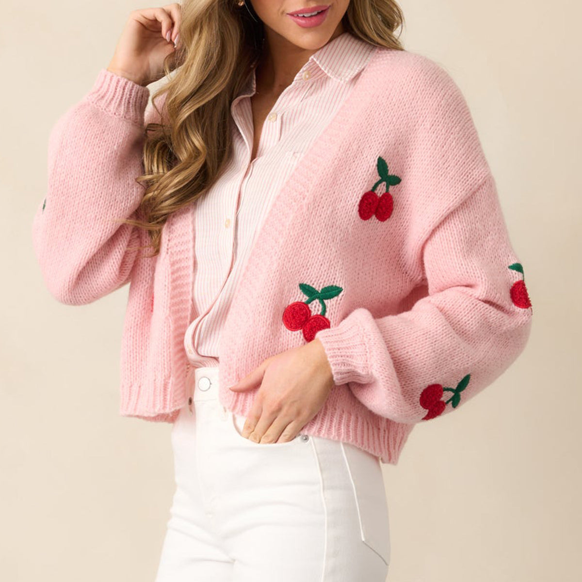 Modieus elegant gebreide open vest met kersen borduurdsels en lange mouwen