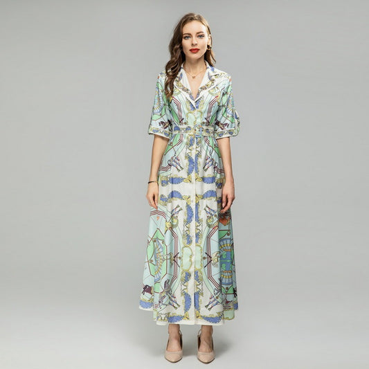 Jurk met korte mouwen en enkelrijs versierd met een circusprint en pailletten