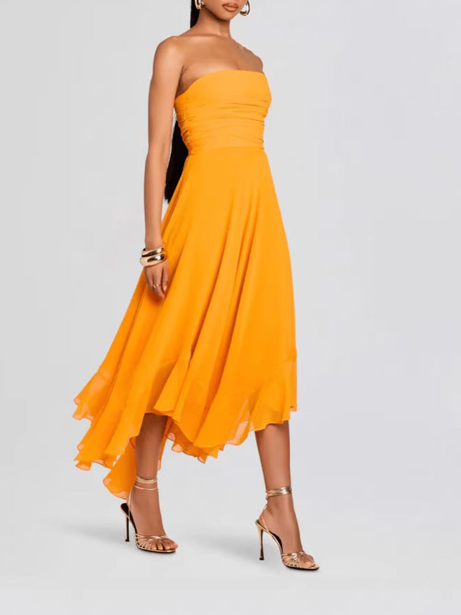 Lady's sleeveless pleated high-waist dress