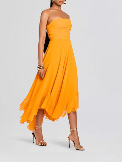 Lady's sleeveless pleated high-waist dress
