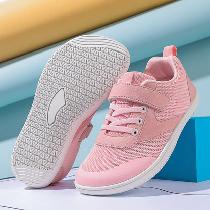 Children's athletic shoes
