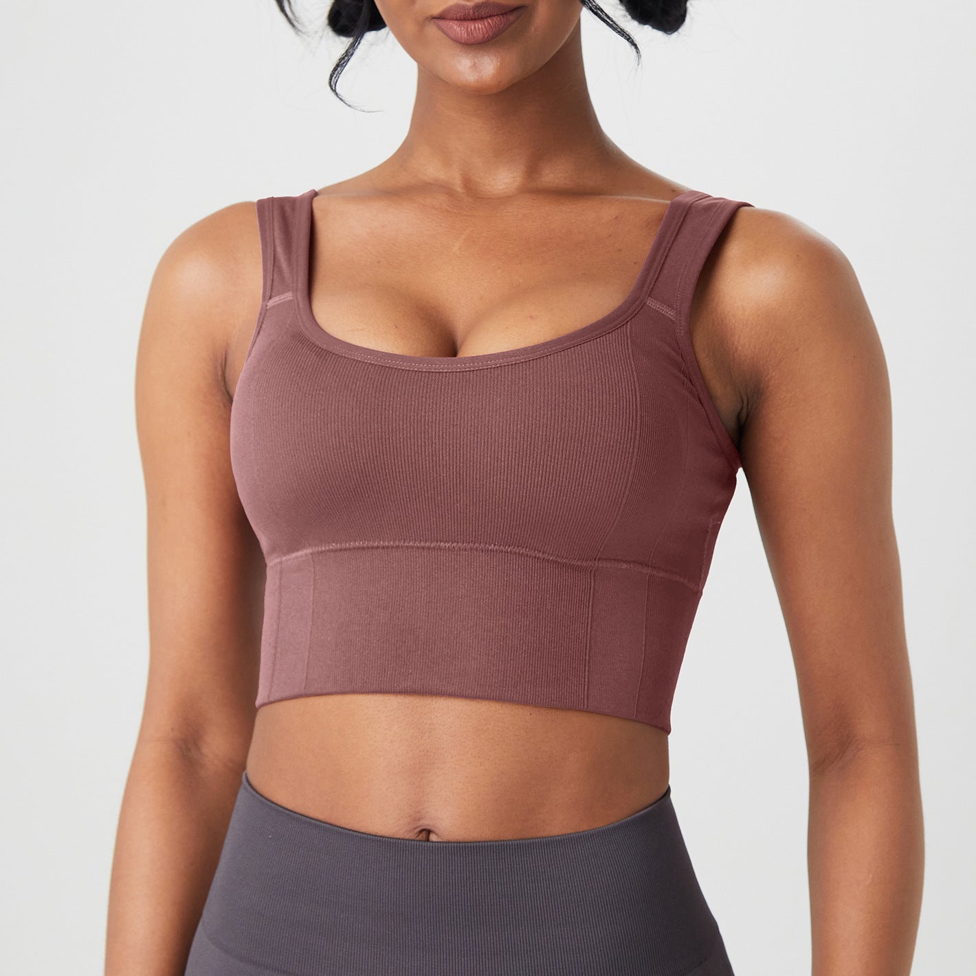 Dames sportbeha met brede schouderbandjes