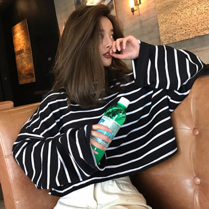 Black and White Stripe Long Sleeve Student Basic T-Shirt for Women, Loose Round Neck Casual Striped T-Shirt, Blended Cotton Material