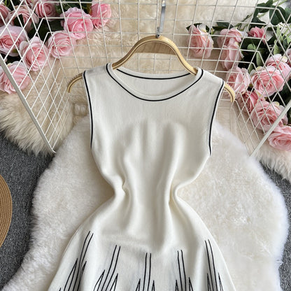 European and American minimalist sleeveless round neck striped knitted dress for women's summer waist cinching design niche fai