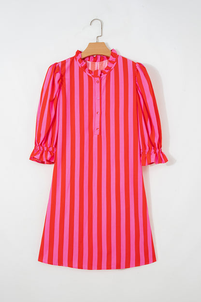 Rode gestreepte mini-jurk met half knoopsluiting strik op rug en pofmouwen losvallend model