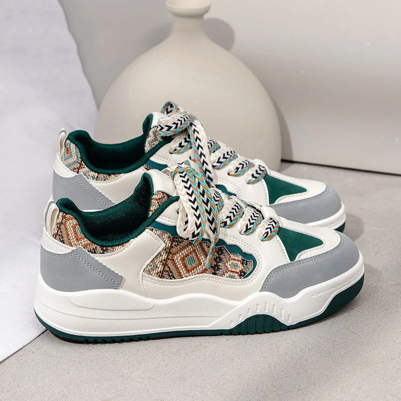 Modieuze  casual damessneakers met dikke zool