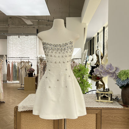 Hand-sewn high-end hourglass-shaped dress without shoulder straps