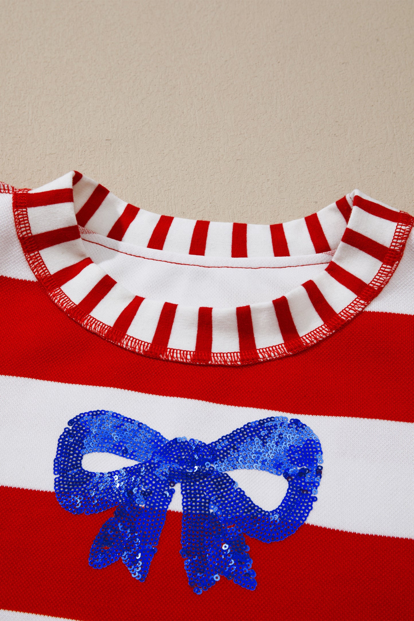 T-shirt met strepen pailletten strik patriottische stijl en korte mouwen