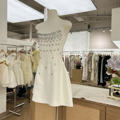 Hand-sewn high-end hourglass-shaped dress without shoulder straps