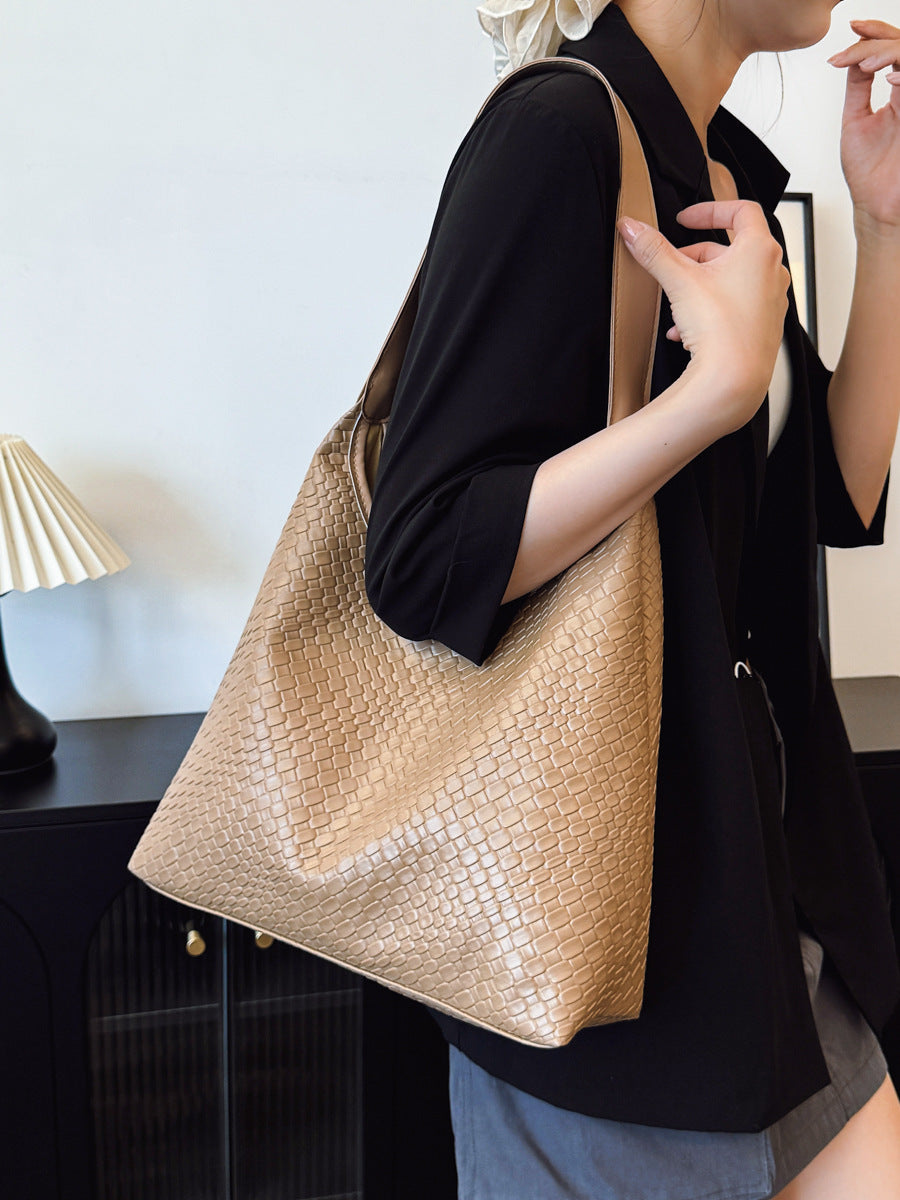 Woven Retro Crossbody Bag with Large Capacity