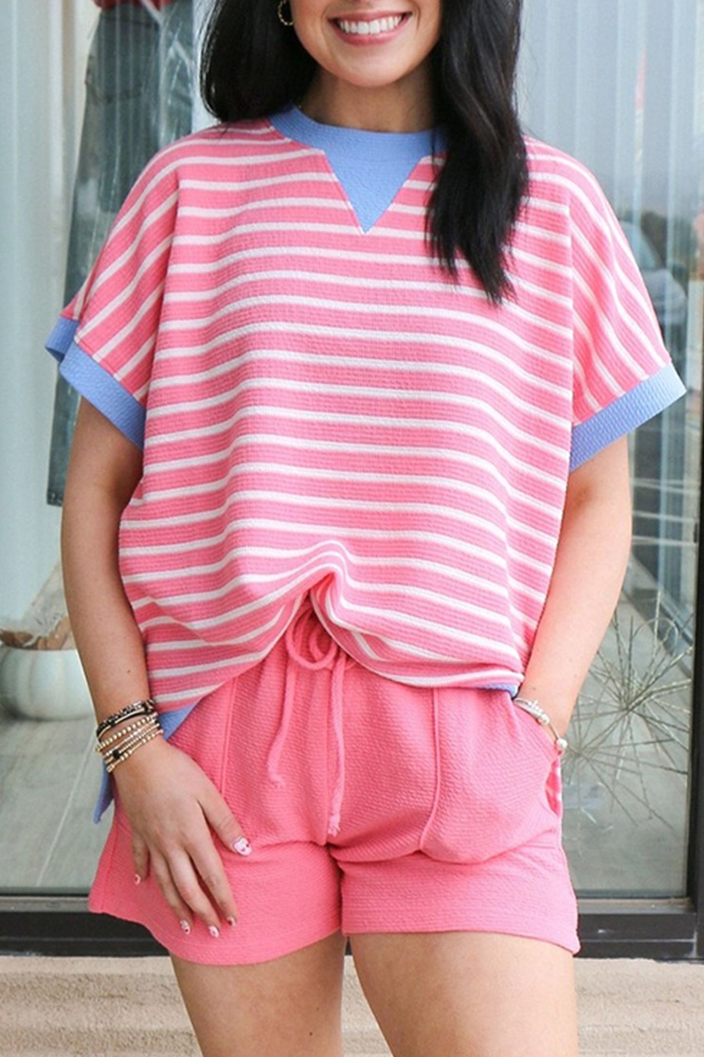 Gestreepte top met contrasterende bies losse korte mouwen en shorts