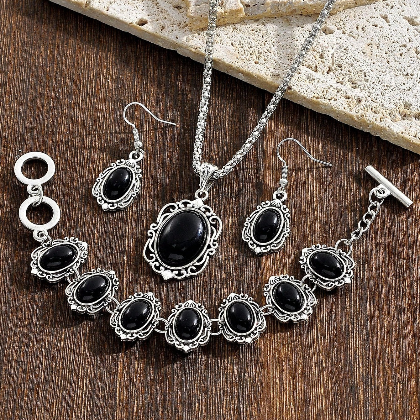 Boheemse stijl sieradenset: oorbellen ketting en armband