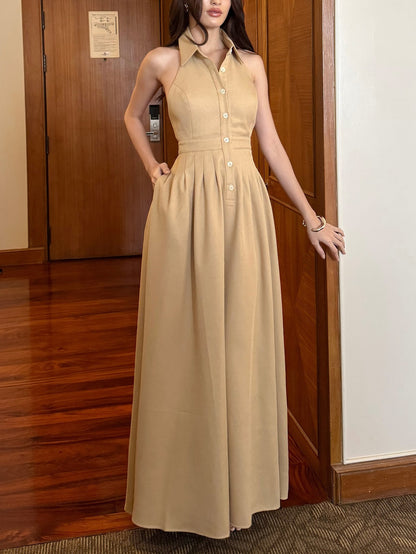 Enkelrijs- en rugloze effen overhemdjurk met één rij knopen
