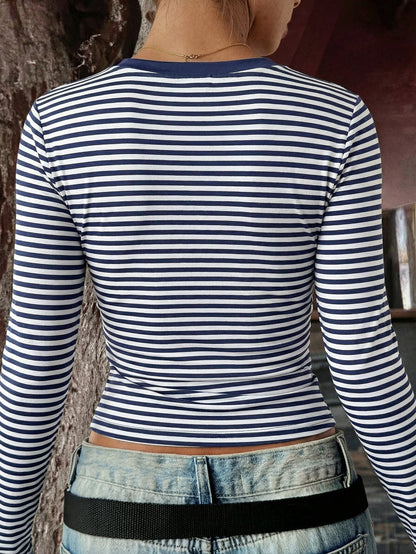 Womens Striped Slim-Fit V-Neck Long Sleeve T-Shirt