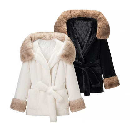 Elegante imitatiebont jas met vetersluiting
