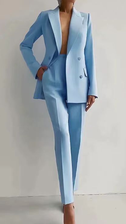 Elegante damespak in zakelijke stijl