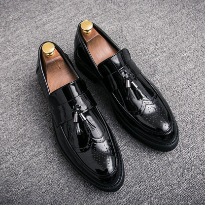 Lakleren schoenen in Britse stijl met hoge profielzool
