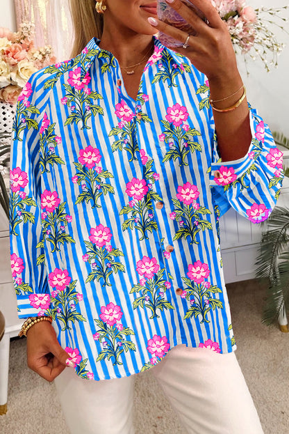 Blauw gestreept overhemd met bloemenprint en losse pasvorm