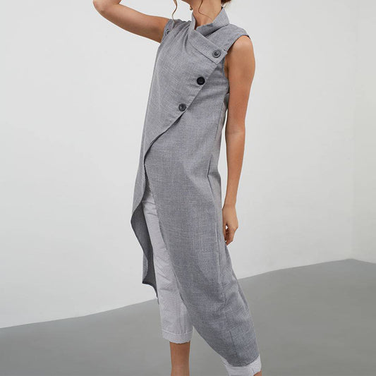 Mouwloos onregelmatig vest met knopen