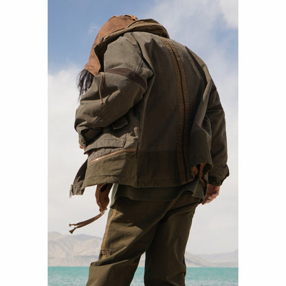 Silhouet splitst gewassen oude katoenen heren jas