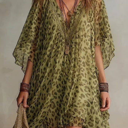 V-hals chiffon jurk met luipaardprint en asymmetrische rok