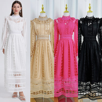 Geborduurde maxi-jurk van chiffon met opengewerkte details