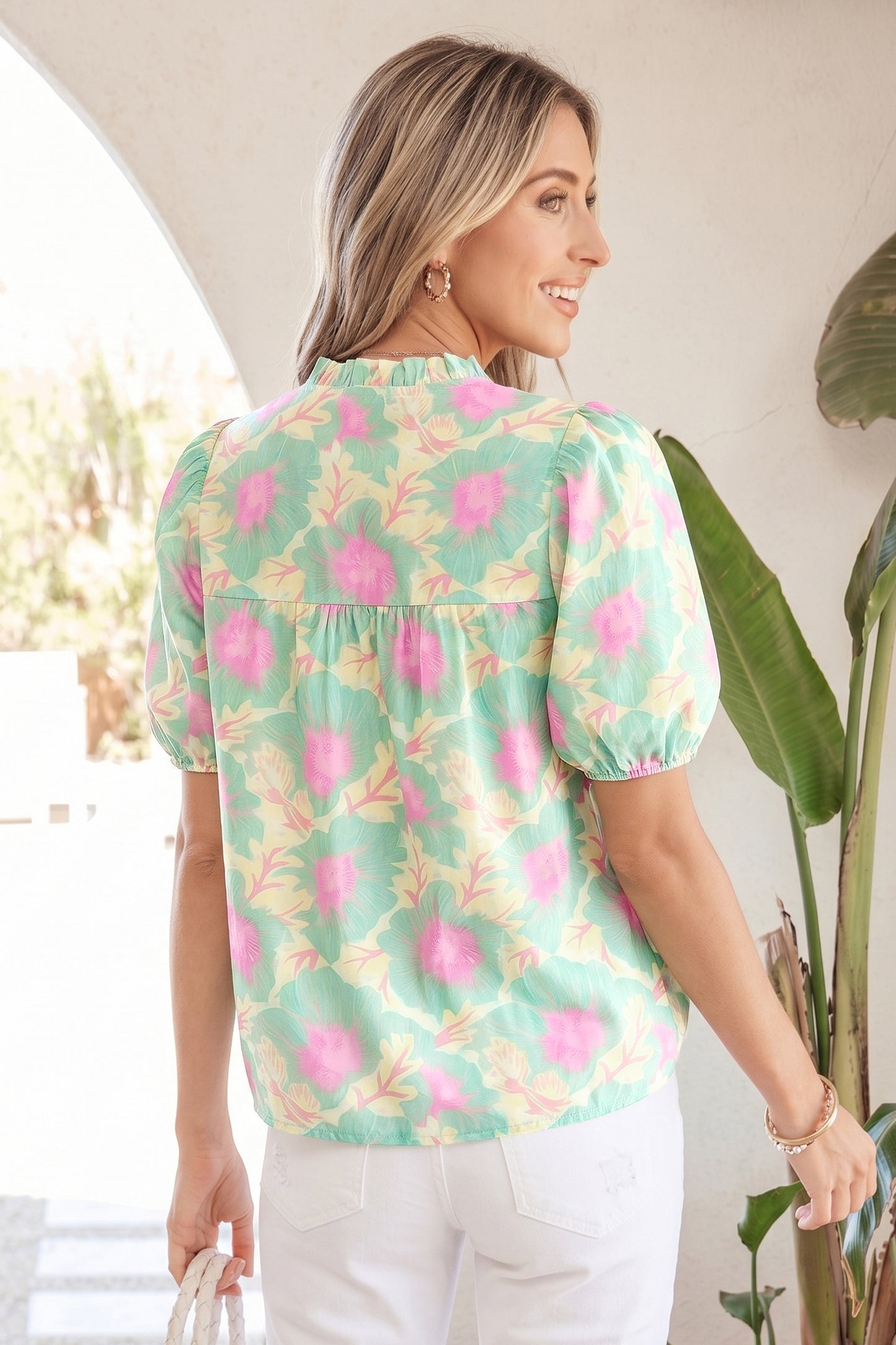 Zomerblouse met korte pofmouwen en bloemenprint