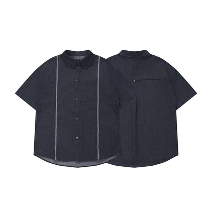 Loose shirt with contrasting colors and bright lines