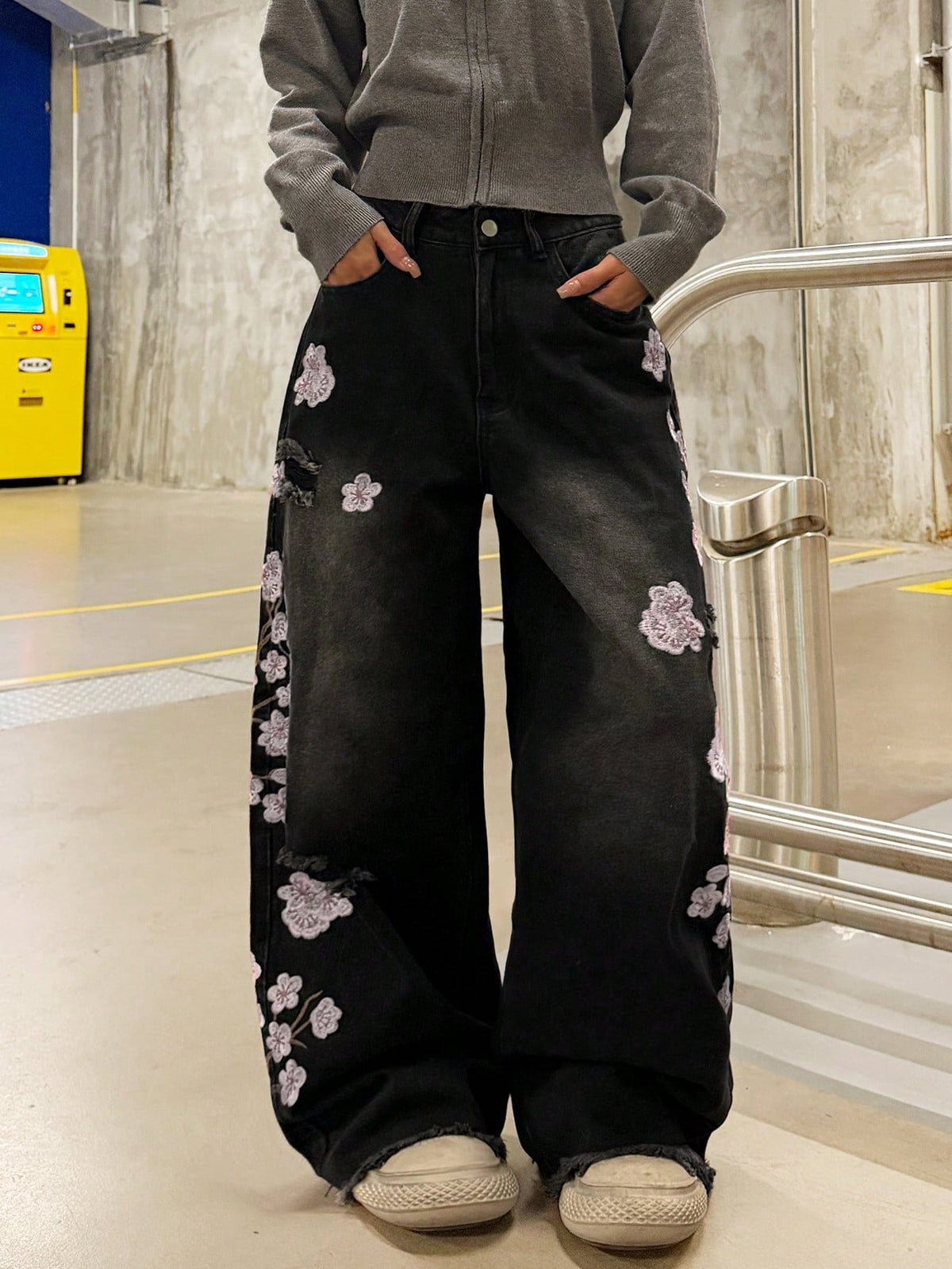 Floral Embroidered Wide Leg Pants