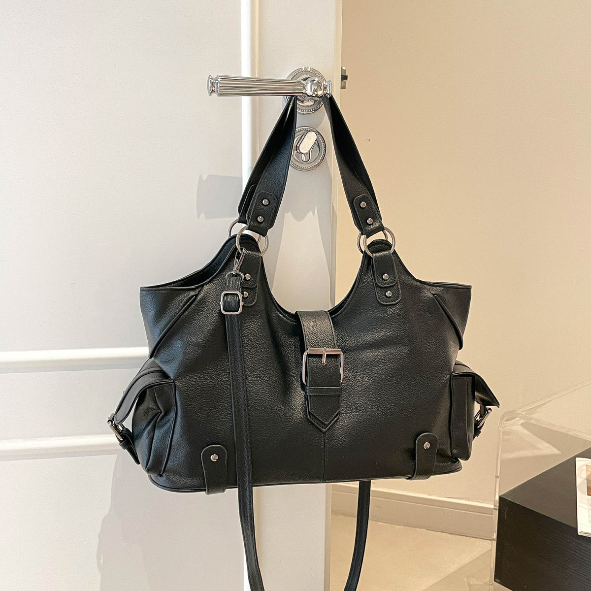 Large Capacity Retro Tote Bag with Rivets Lock Buckle