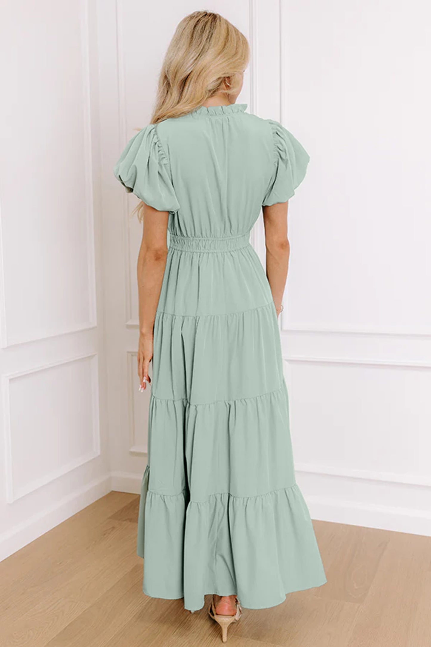 Effen maxi-jurk met V-hals korte pofmouwen en hoge taille
