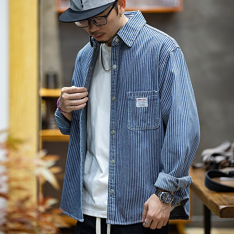 Vintage and trendy denim shirt for men in spring and autumn