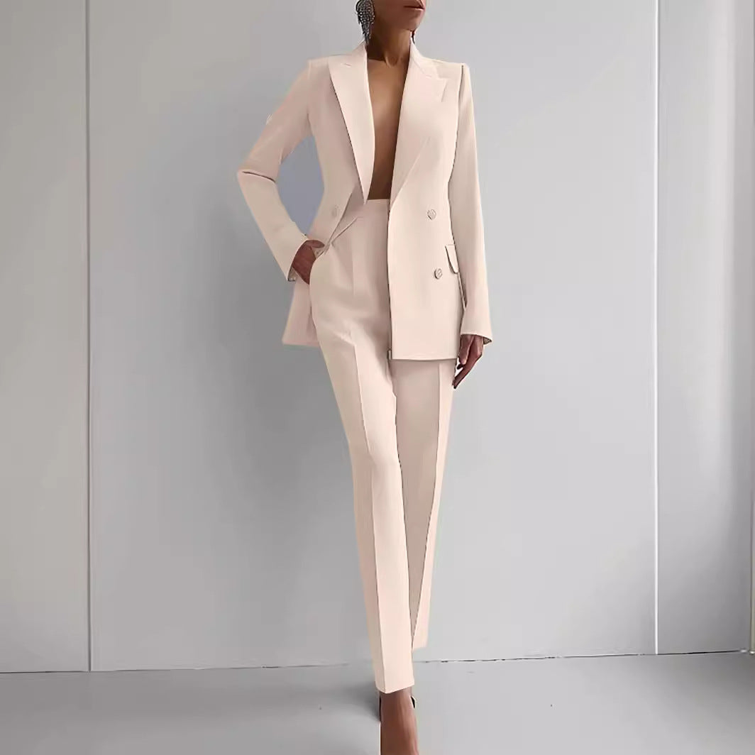 Elegante damespak in zakelijke stijl