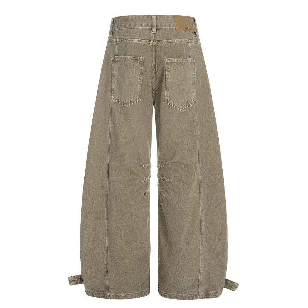 Losse broek met wijde pijpen