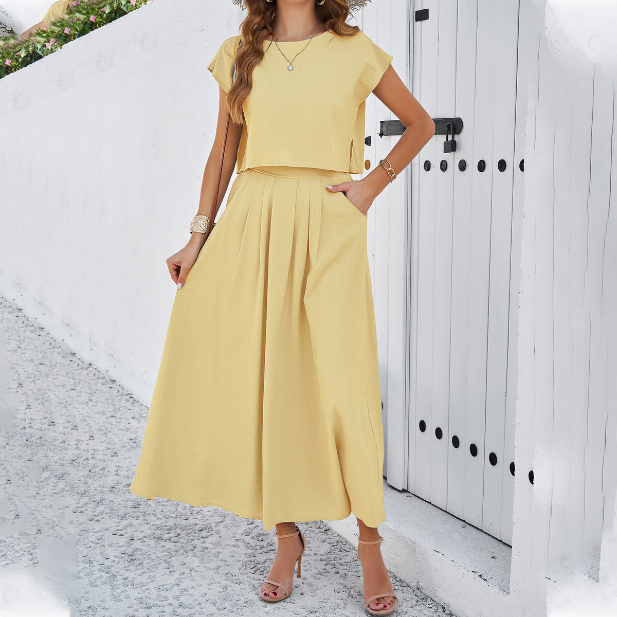 Elegant Sleeveless Vest and Skirt Set