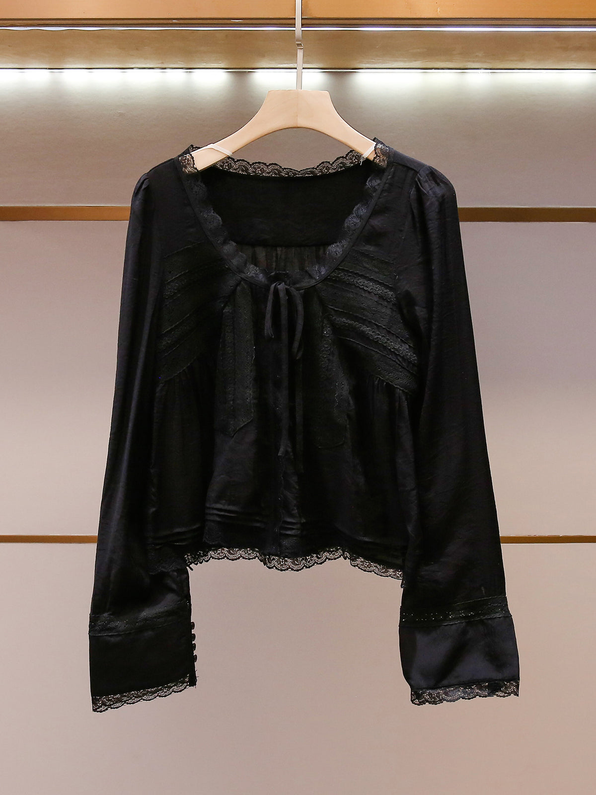 Women's Autumn French Elegant Lace Trim Tie Neck Long Sleeve Shirt