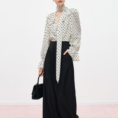Elegante satijnen blouse met lange mouwen strik ruches en ronde-harten stippen