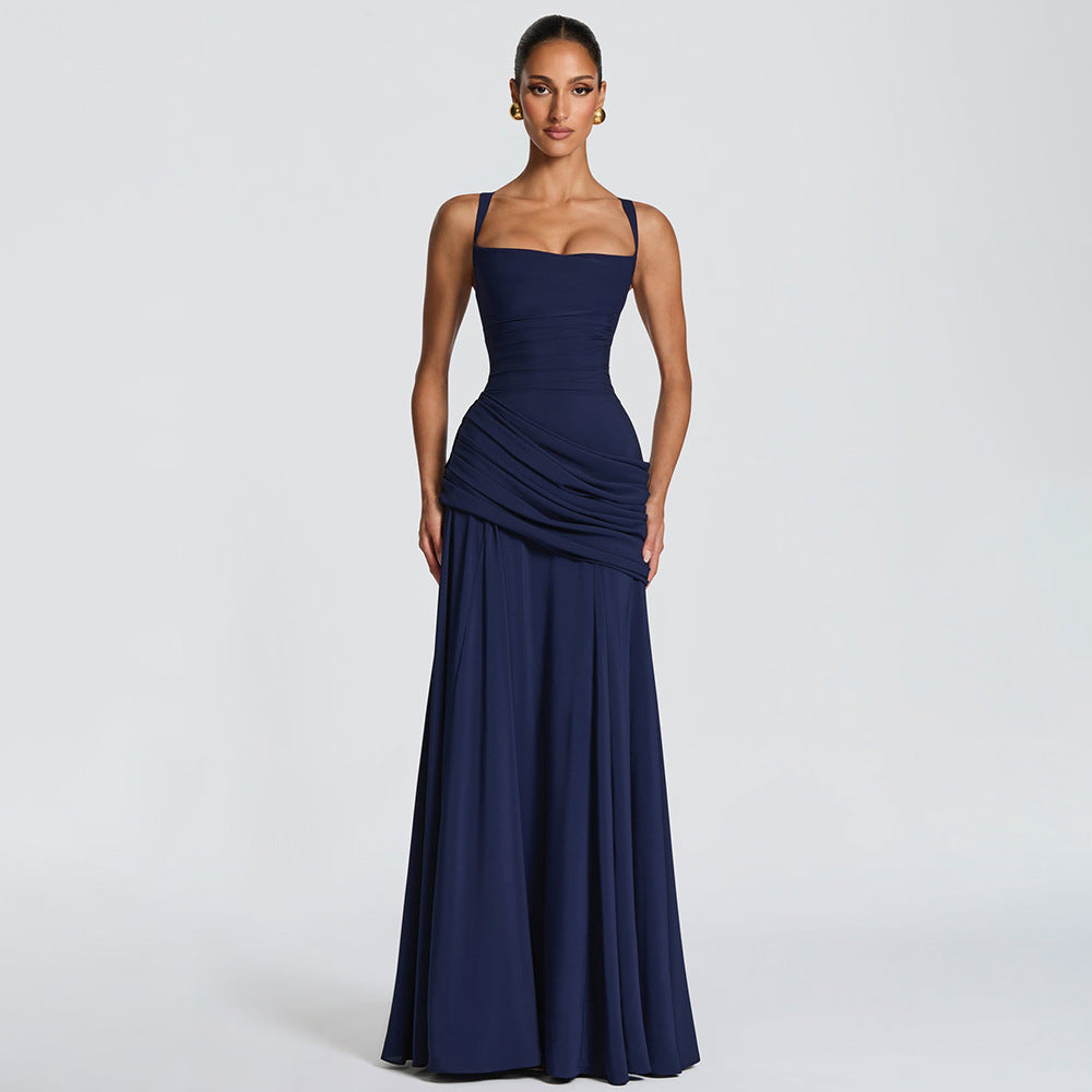 Elegante mouwloze jurk met plooien en wijde rok