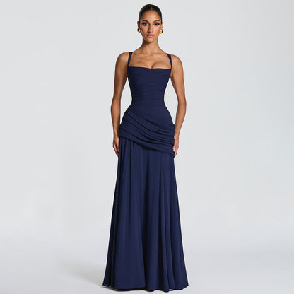 Elegante mouwloze jurk met plooien en wijde rok