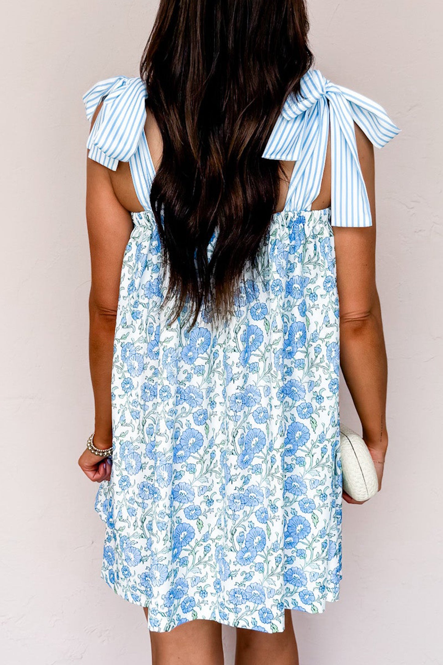 Mini-jurk met bloemenprint strepen patchwork en strikbandjes