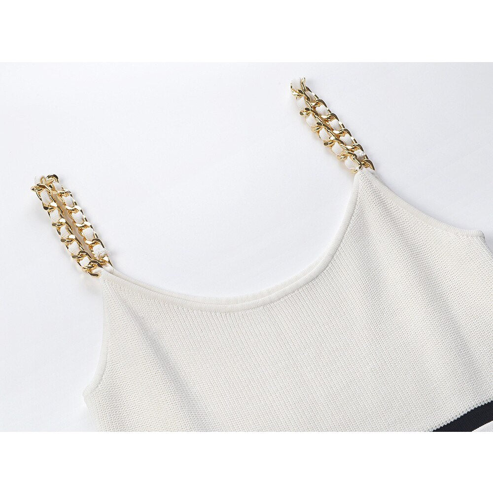 Trendy geribde mini-jurk met strepen en kettingbandjes