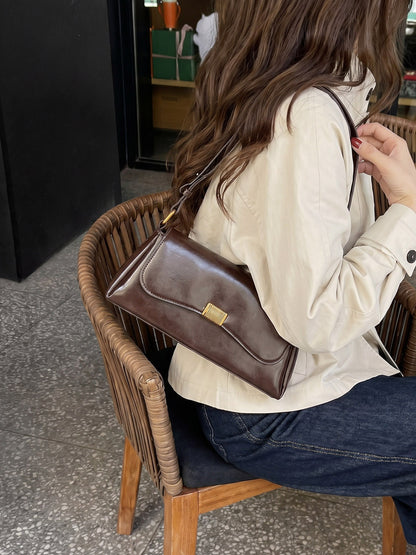 Retro Shoulder Bag with Magnetic Closure