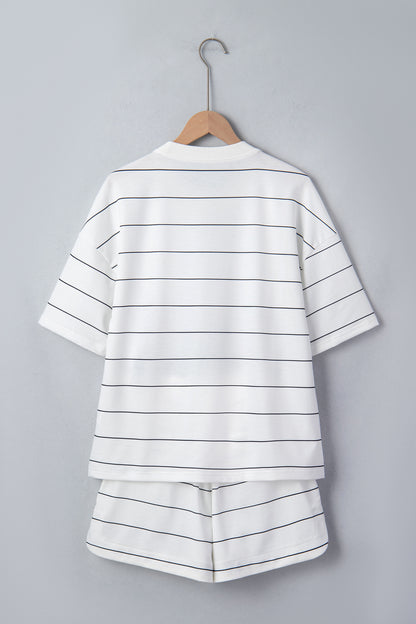 Gestreepte shirt met korte mouwen en shorts met zakken en trekkoord 2-delige set