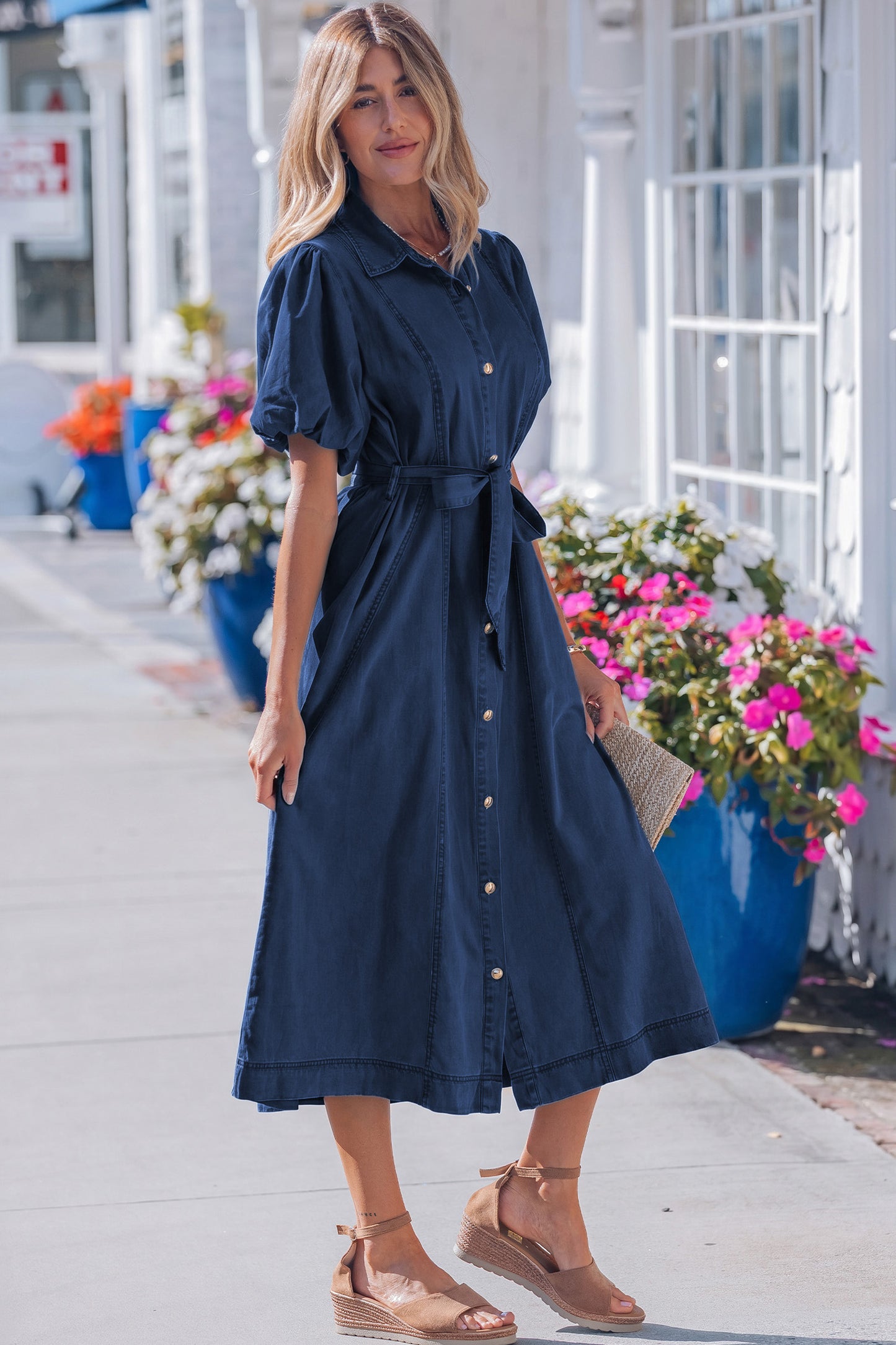 Jurk van denim met kraag lange mouwen knoopsluiting ceintuur korte mouwen en pofmouwen